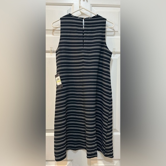 TOMMY HILFIGER Navy Dress Textured Keyhole Back Button Closure Striped Size 4 - Picture 1 of 8